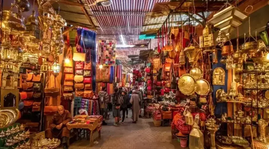 Marakeş çarşı ve suklar, Fas alışveriş; El yapımı halılar; deri ürünler, baharatlar, geleneksel tekstiller, fas otantik deneyimler, Fas Turları